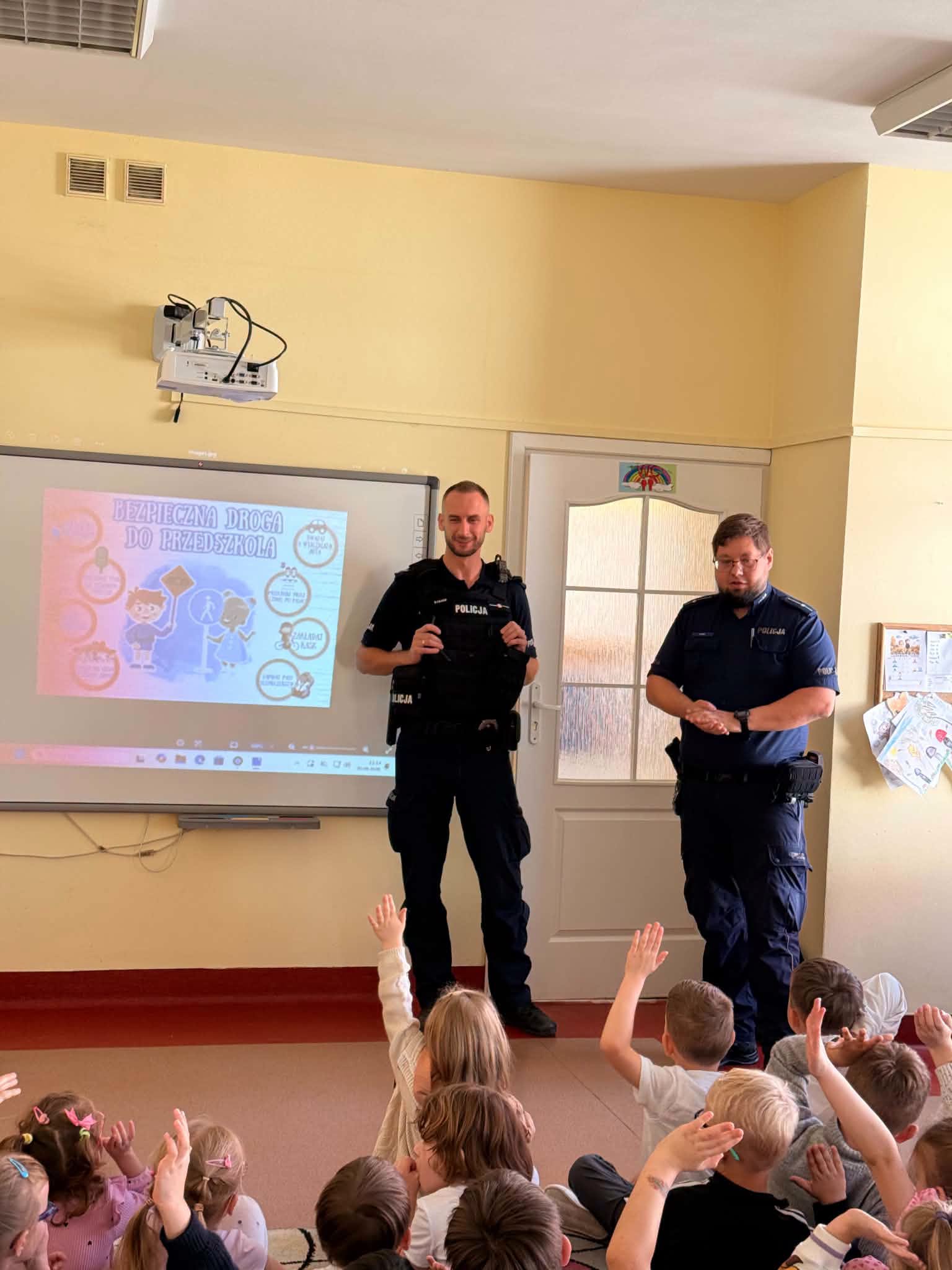 Spotkanie przedszkolaków z policjantami